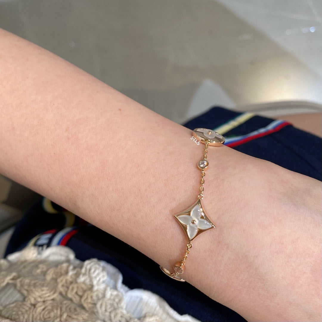 [LuckyStar]Armband mit Stern- und Sonnenmotiv, 4 Motive, Weiß, Perlmutt, Roségold 