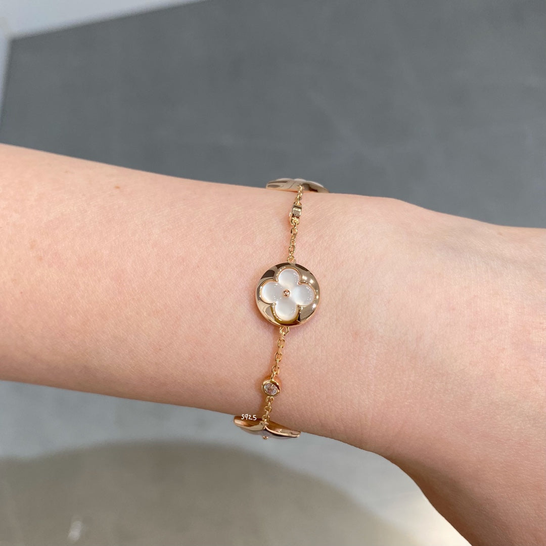 [LuckyStar]Armband mit Stern- und Sonnenmotiv, 4 Motive, Weiß, Perlmutt, Roségold 