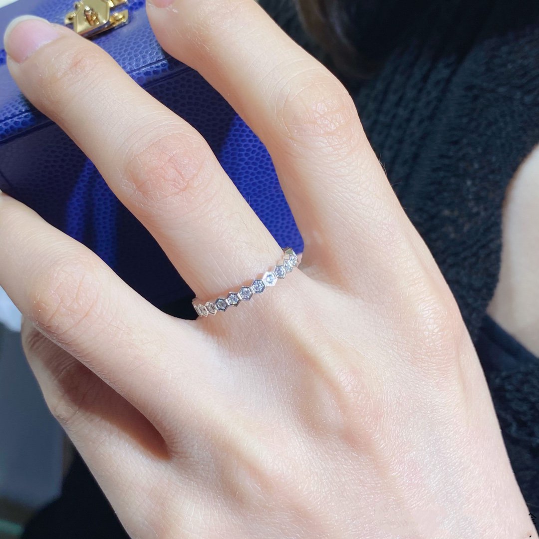 [LuckyStar] BEE LOVE KLEINER RING MIT DIAMANTEN