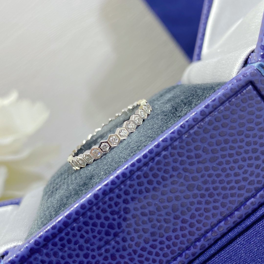 [LuckyStar] BEE LOVE KLEINER RING MIT DIAMANTEN