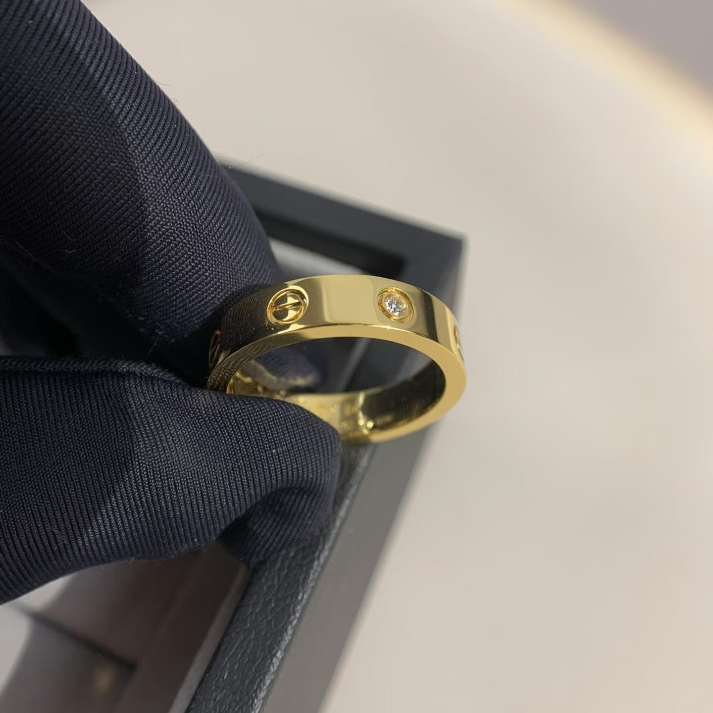 [LuckyStar]Liebesring 4mm 1 Diamant Gold