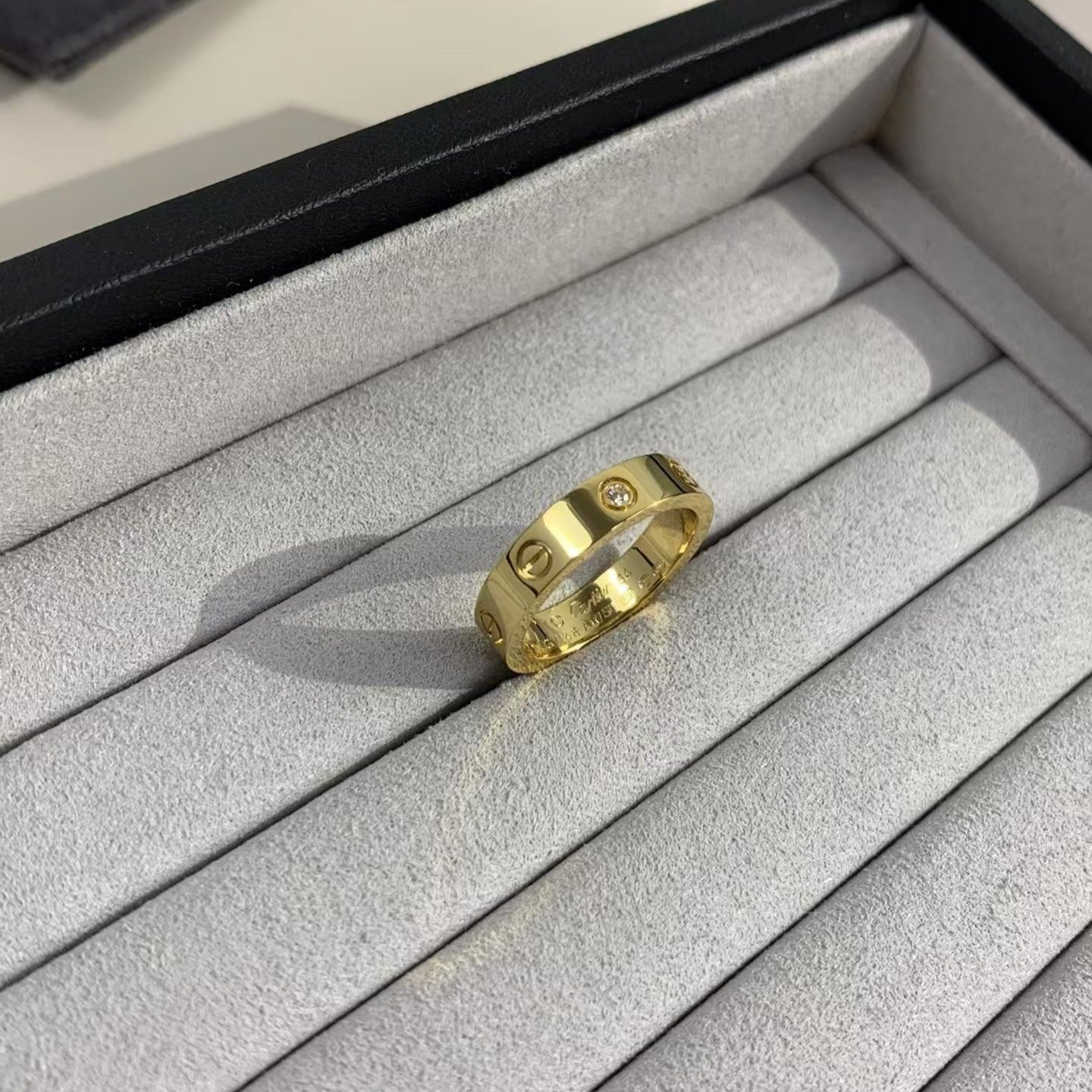 [LuckyStar]Liebesring 4mm 1 Diamant Gold