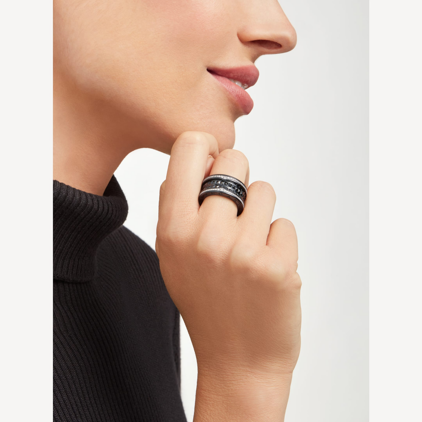 [LuckyStar]ZERO 1 ROCK FOUR-BAND BLACK CERAMIC WITH STUDDED SPIRAL AND PAVED DIAMONDS RING