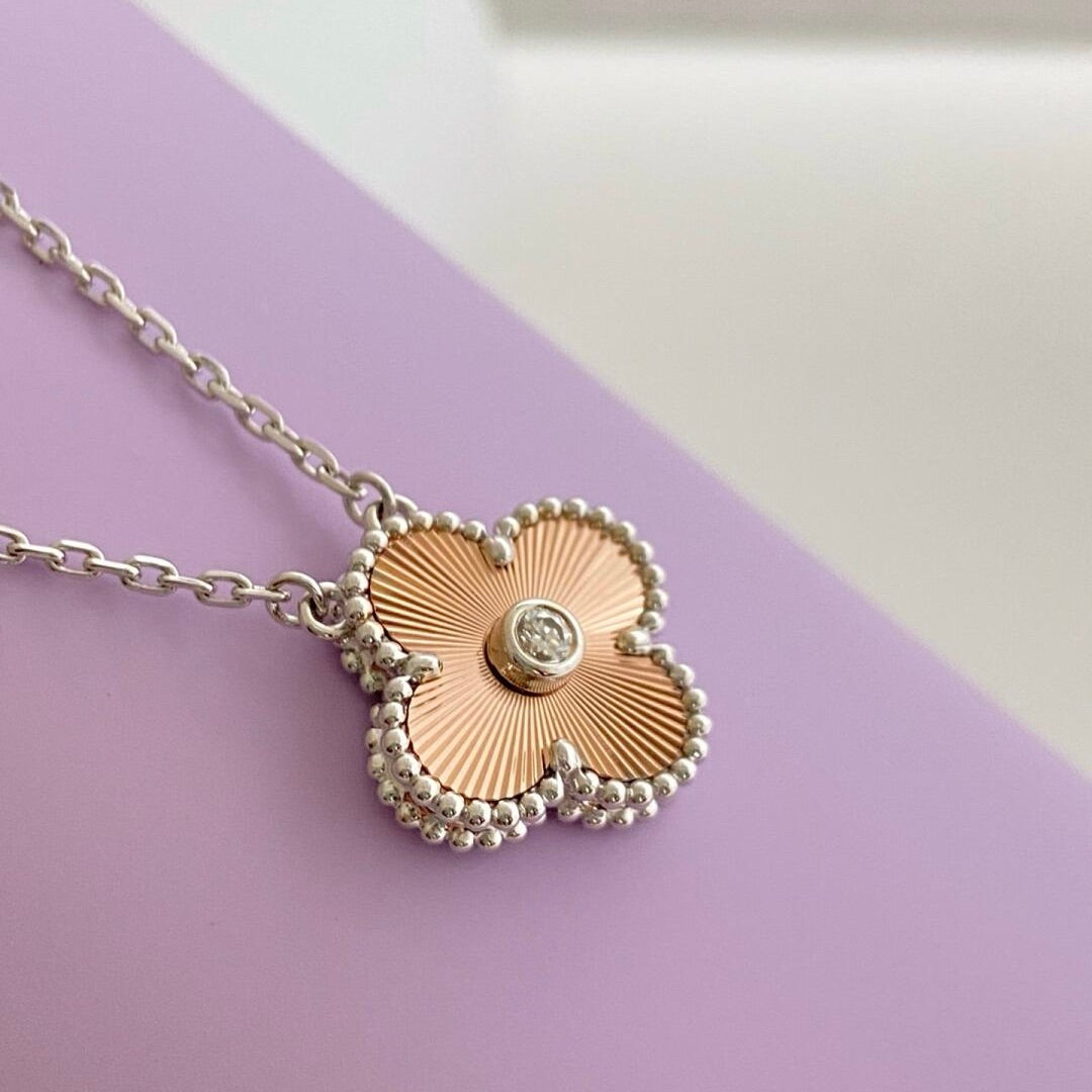 [Aurora]CLOVER 15MM DIAMANT-LASER-HALSKETTE - WEIHNACHTEN 2024 SONDEREDITION
