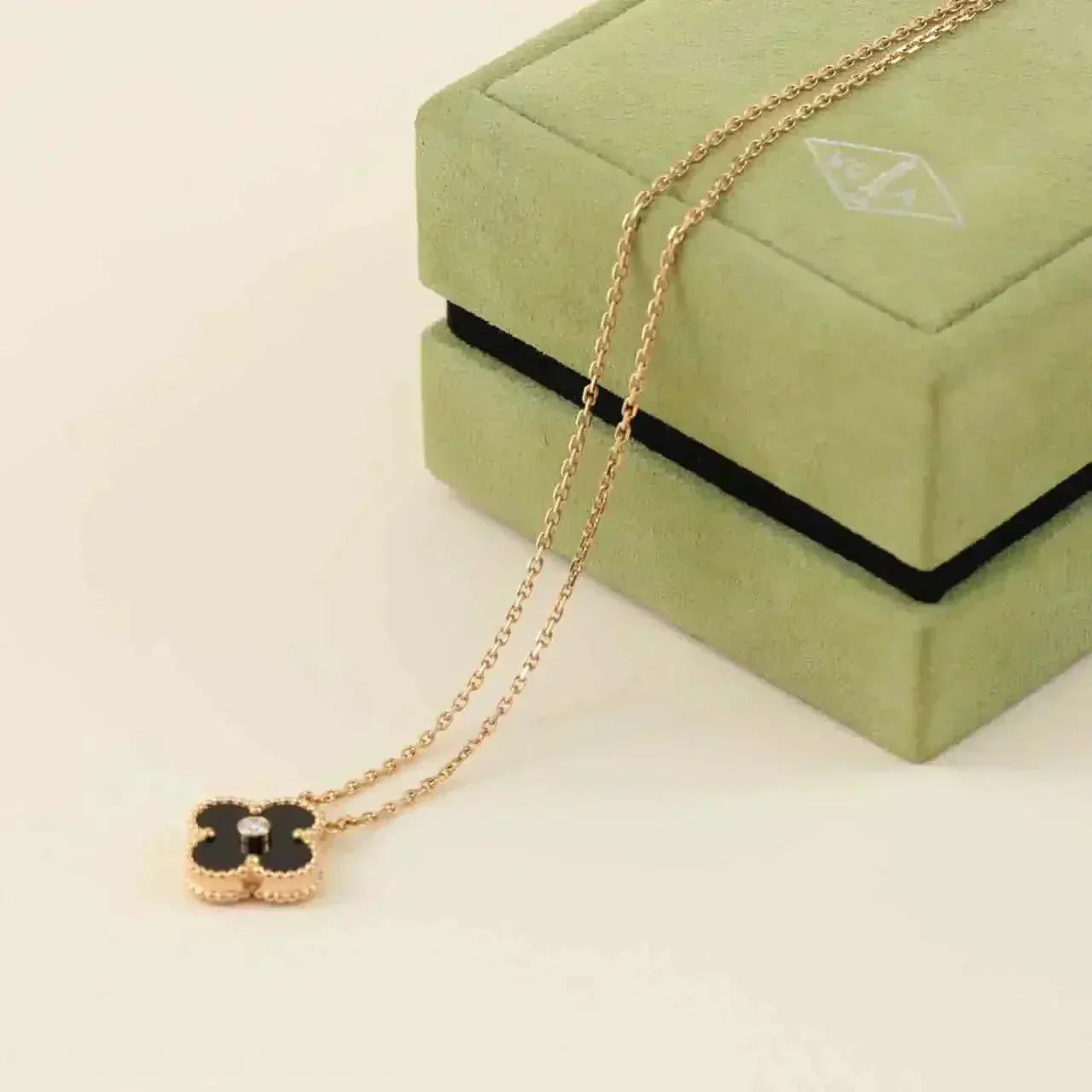 [LuckyStar]CLOVER 15MM DIAMANT-ONYX-HALSKETTE