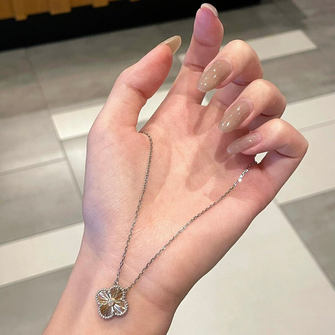 [Aurora]CLOVER 15MM DIAMANT-LASER-HALSKETTE - WEIHNACHTEN 2024 SONDEREDITION