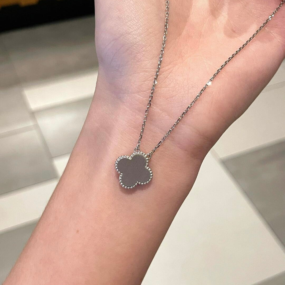 [Aurora]CLOVER 15MM DIAMANT-LASER-HALSKETTE - WEIHNACHTEN 2024 SONDEREDITION