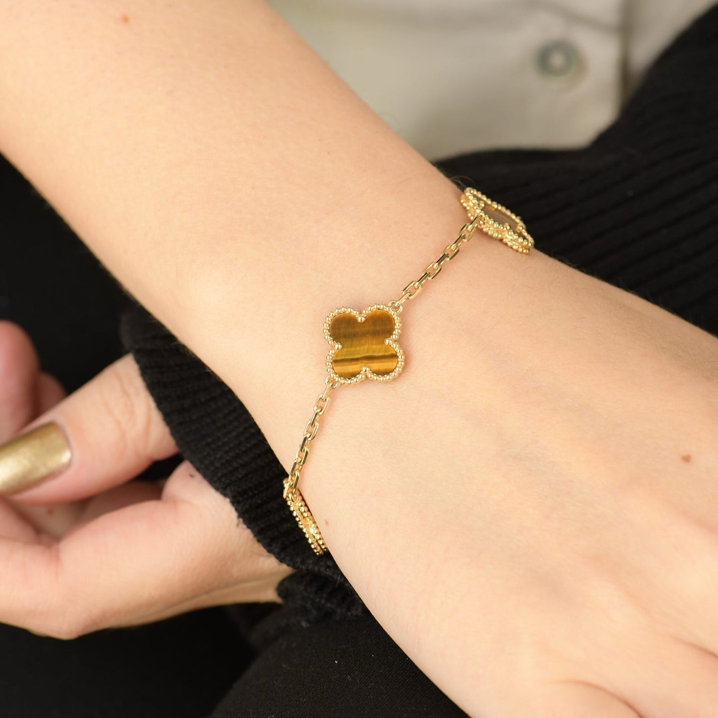 [LuckyStar]CLOVER 5 MOTIVE TIGERAUGE ARMBAND 