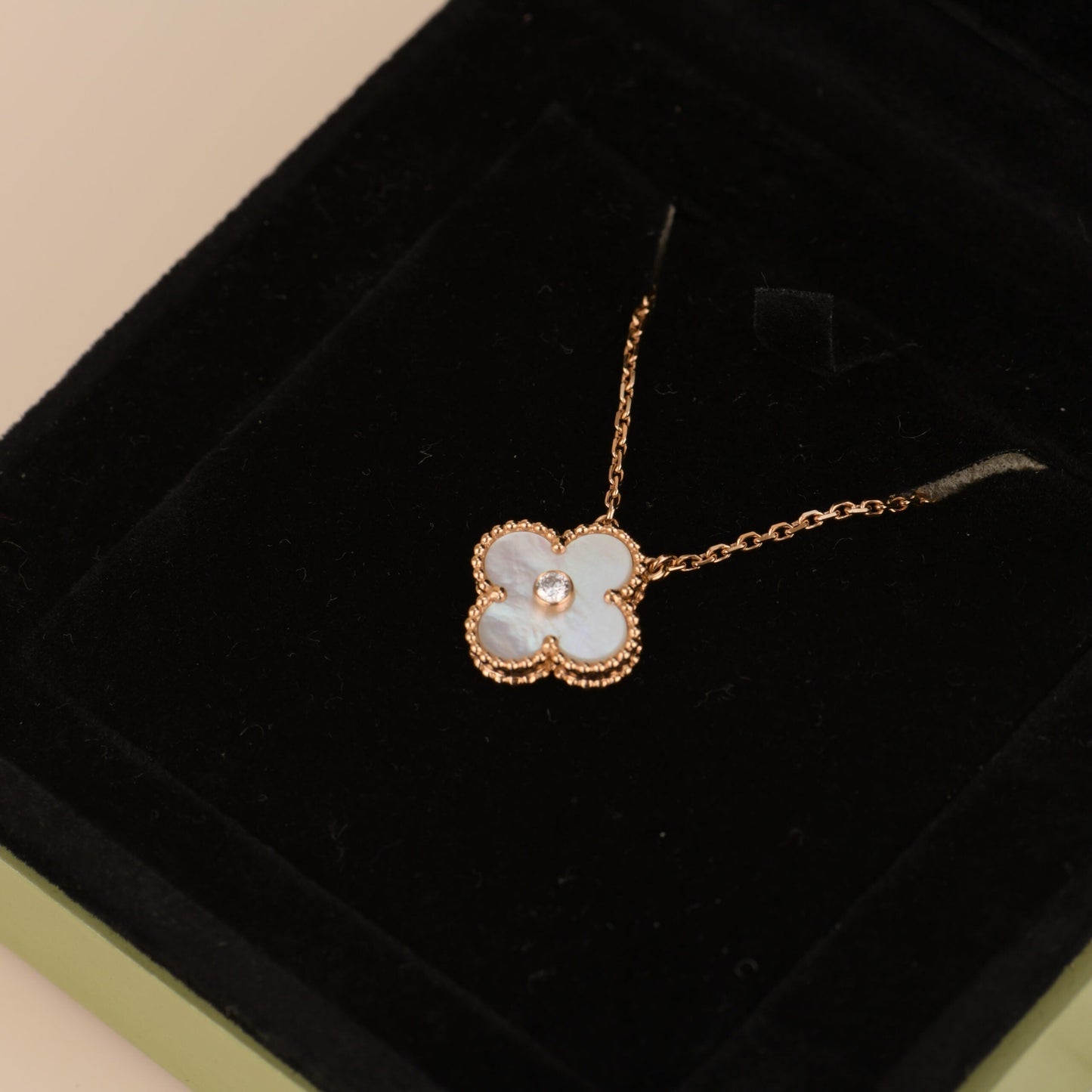 [LuckyStar]CLOVER 15MM DIAMANT WEISSE FRITILLARIA HALSKETTE
