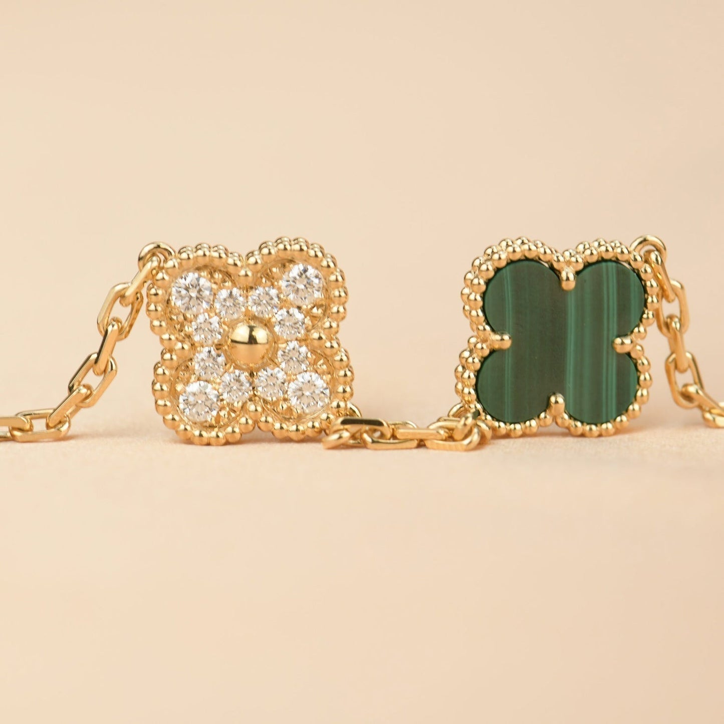 [LuckyStar] Armband mit Kleeblatt-5-Motiv, Malachit und Diamanten