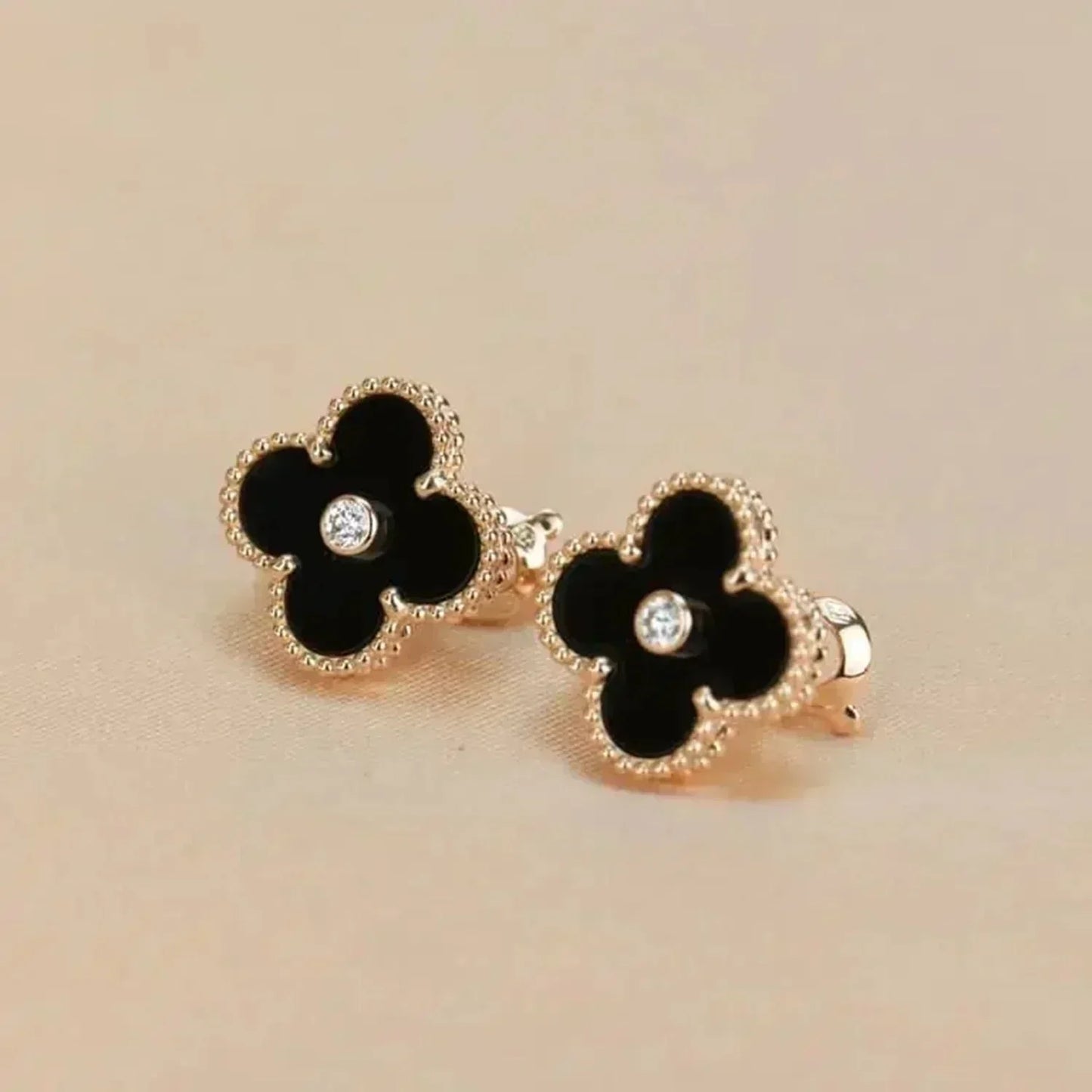 [LuckyStar]CLOVER MEDIUM 1 MOTIFS ONYX DIAMOND OHRRINGE