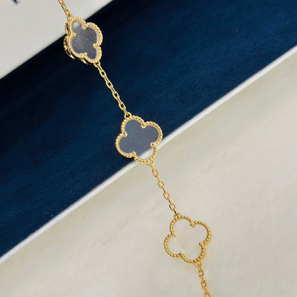 [LuckyStar] Armband mit Kleeblatt-Motiv und Bergkristall in Roségold