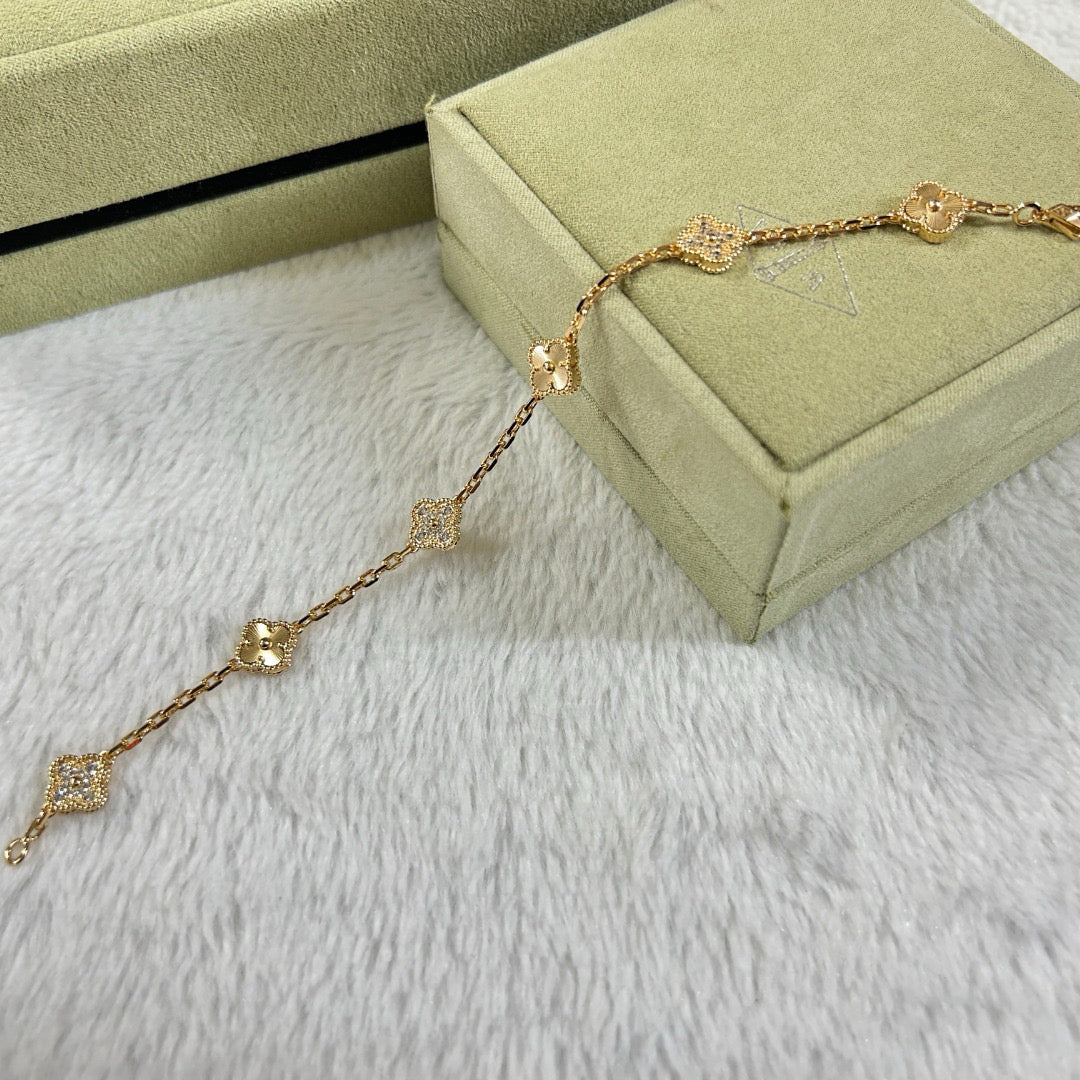 [LuckyStar]CLOVER 6 MOTIF DIAMOND LASER BRACELET
