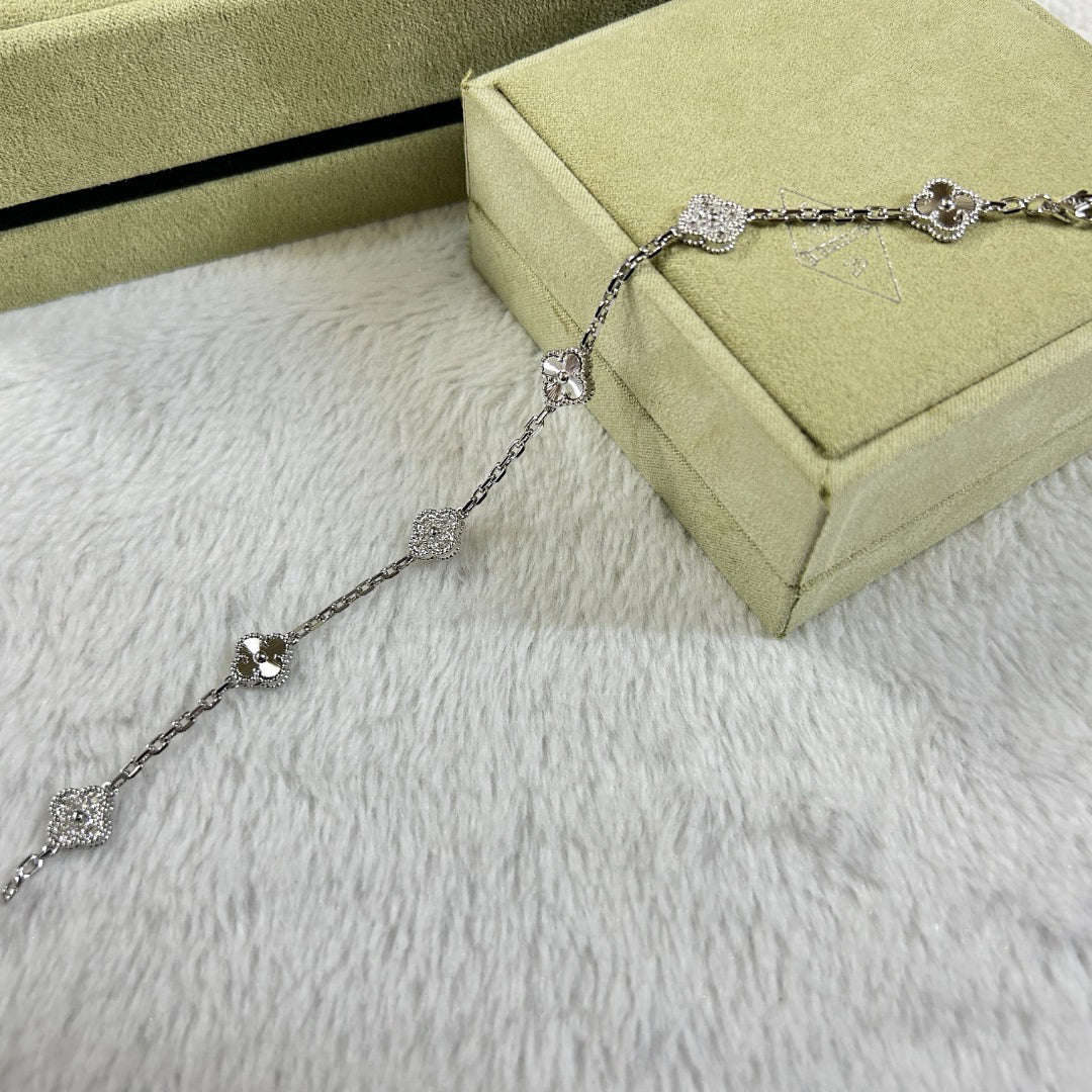 [LuckyStar]CLOVER 6 MOTIF DIAMOND LASER BRACELET