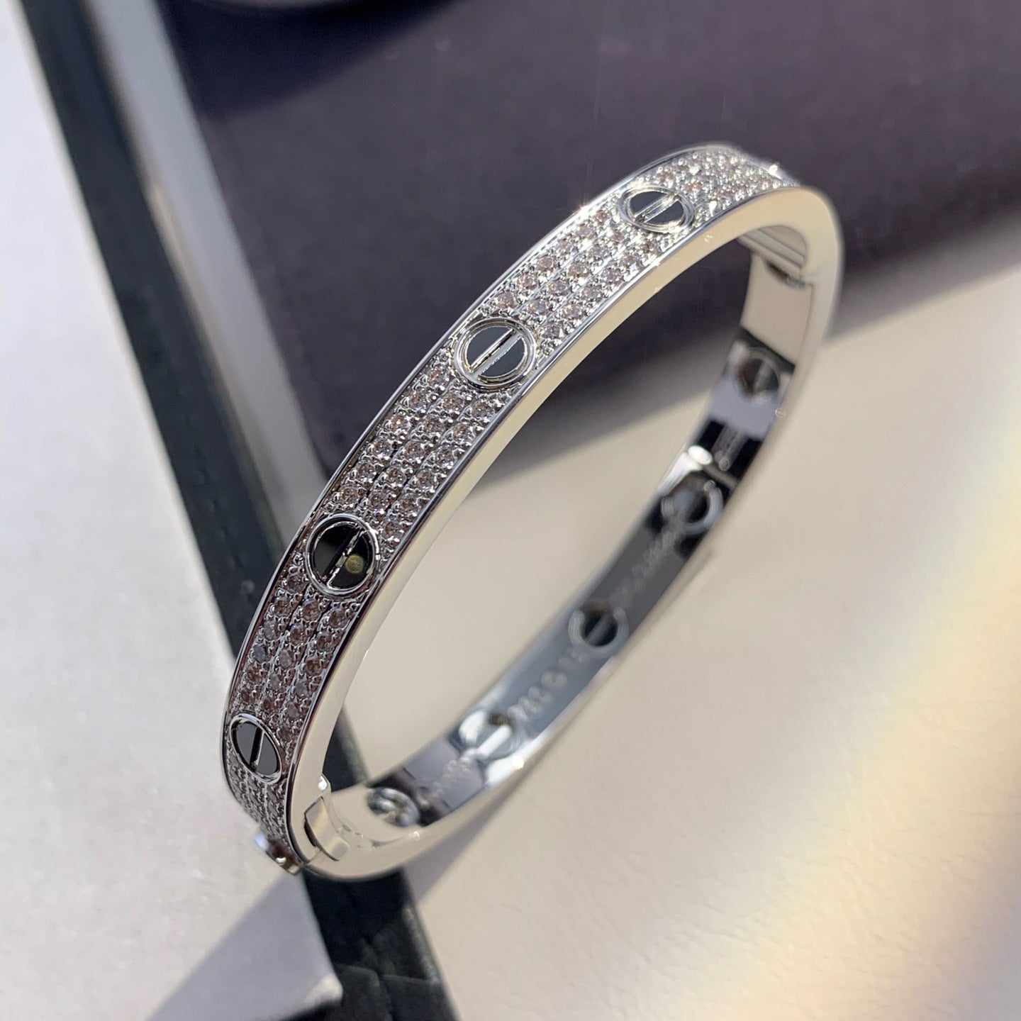[LuckyStar] LIEBESARMBAND 6,1 MM DIAMANTBESAMT KERAMIK 