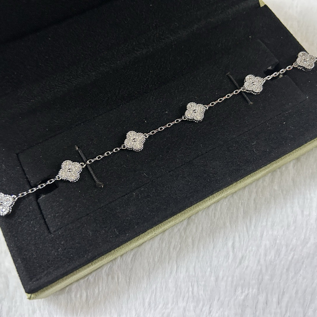 [LuckyStar]CLOVER 6 MOTIF DIAMOND BRACELET