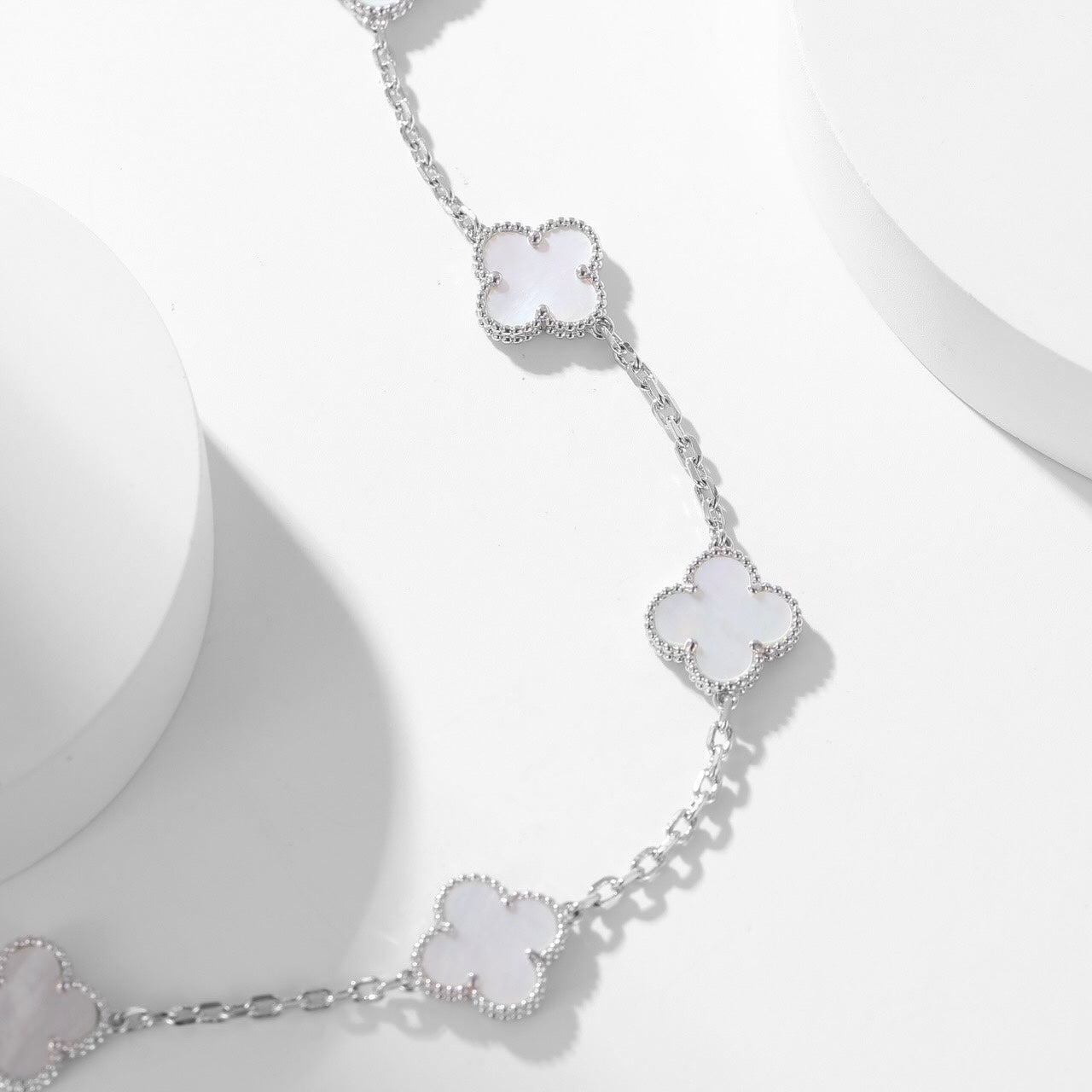 [LuckyStar]CLOVER 10 MOTIFS WHITE MOTHER OF PEARL NECKLACE