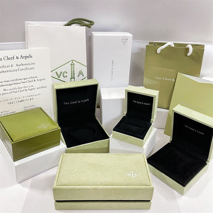 [LuckyStar]VA Kleeblatt Armband Halskette Ring Box Geschenktüte