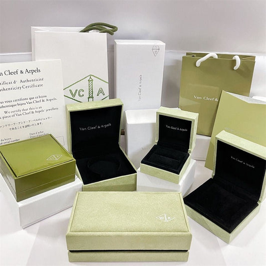 [LuckyStar]VA Kleeblatt Armband Halskette Ring Box Geschenktüte