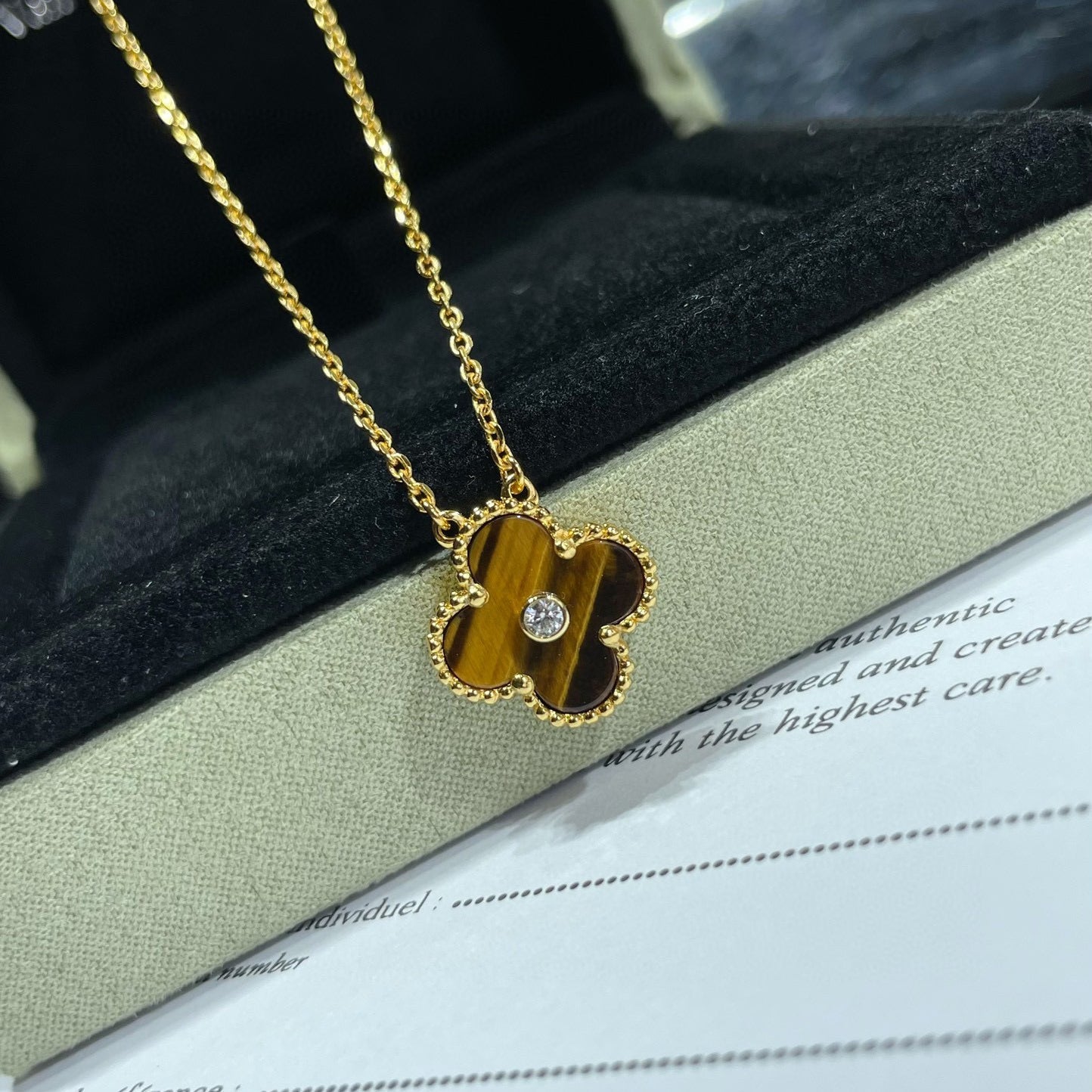 [LuckyStar]CLOVER 15MM DIAMANT UND GELBE TIGERAUGE ACHAT Halskette