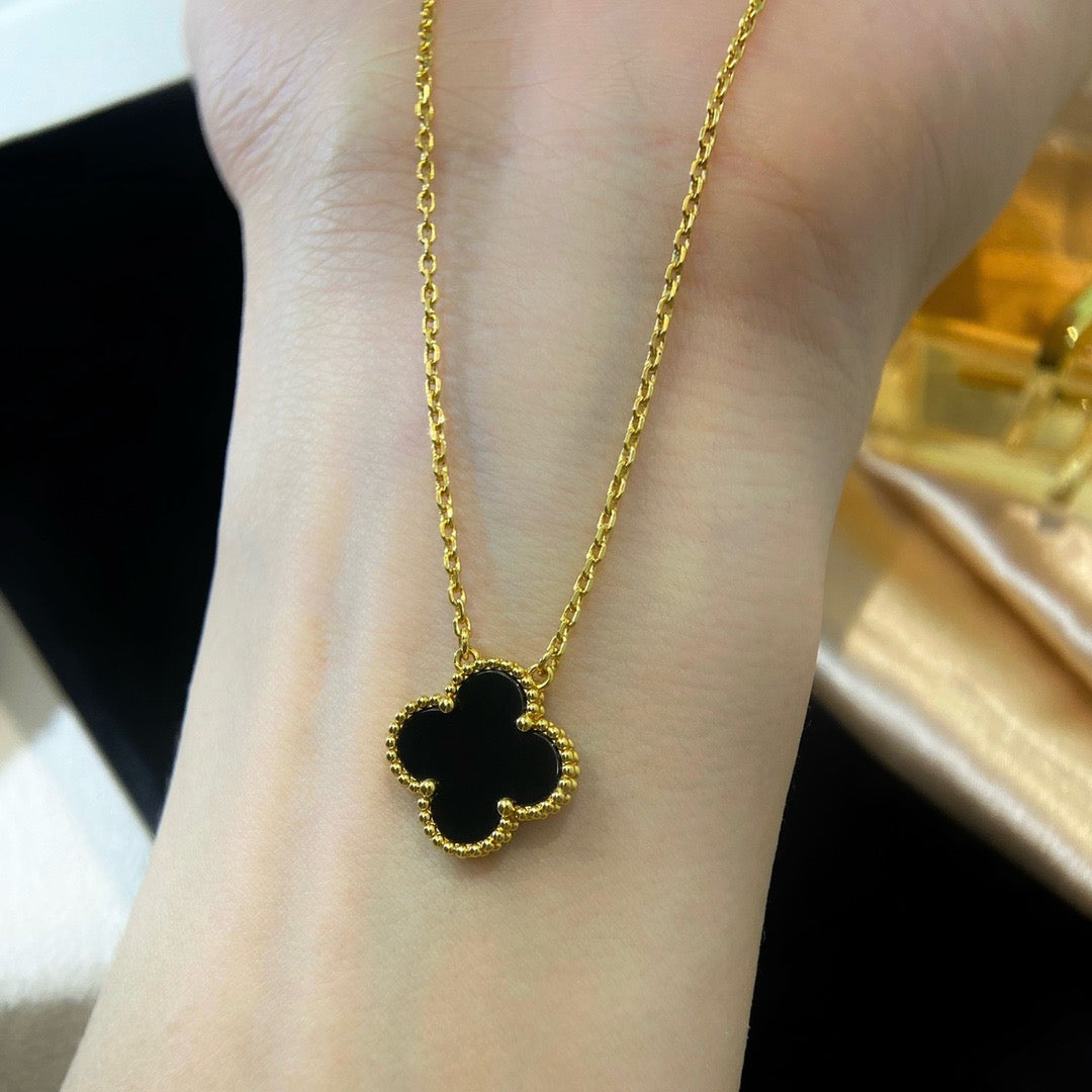 [LuckyStar]CLOVER 15MM SCHWARZER ONYX EINZELNE BLUMENHALSKETTE