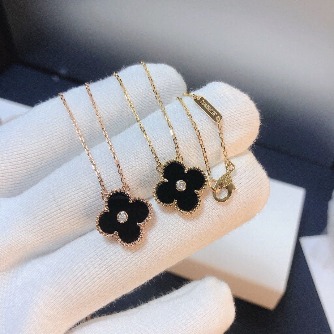 [LuckyStar]CLOVER 15MM DIAMANT-ONYX-HALSKETTE