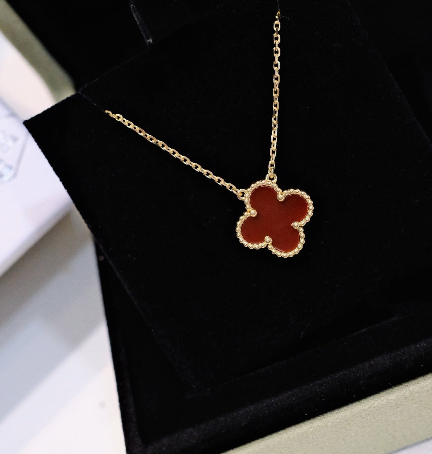 [LuckyStar]CLOVER 15MM KARNEOL EINZELNE BLUMENKETTE