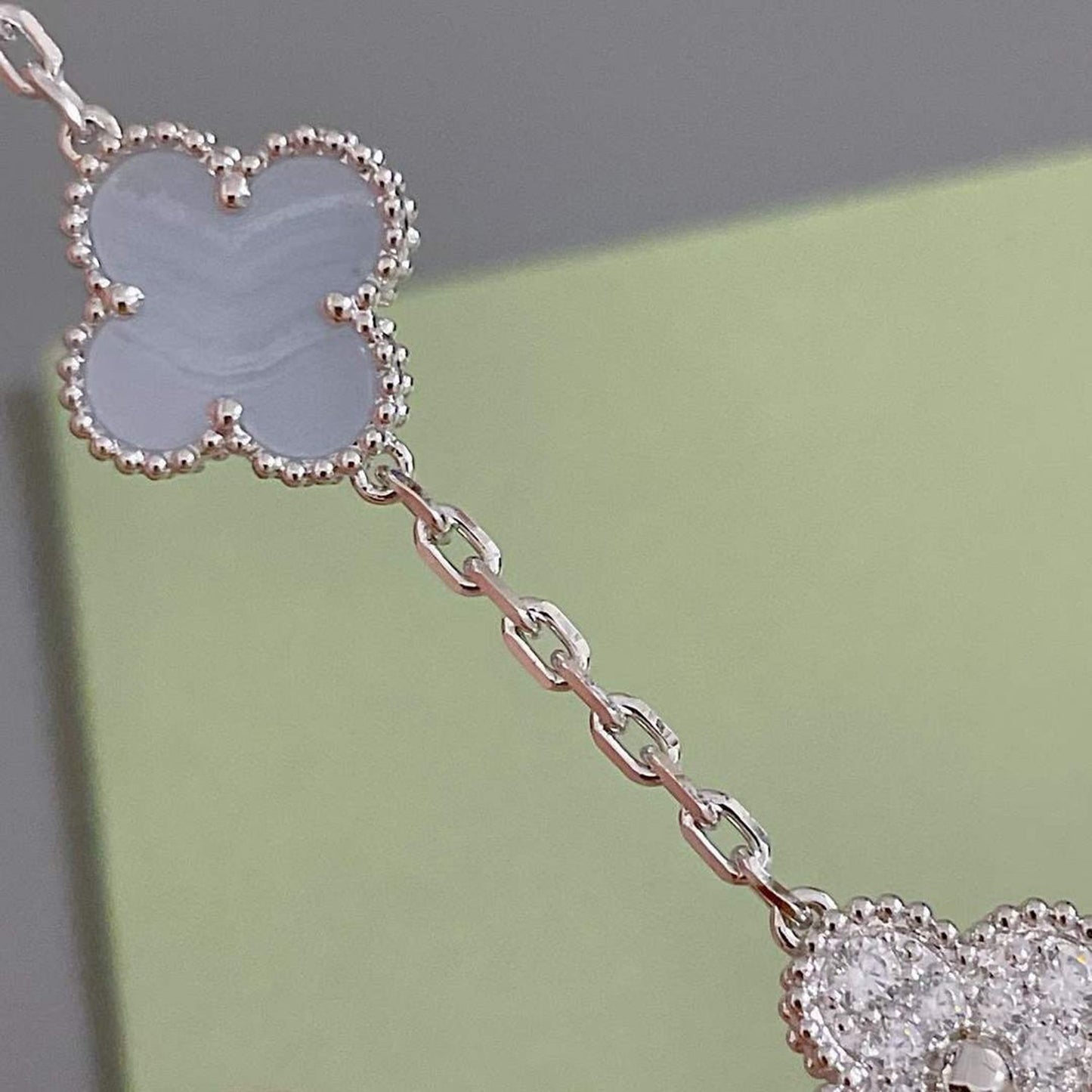 [LuckyStar]CLOVER 5 MOTIV DIAMANT LILA CHALCEDON ARMBAND SILBER 
