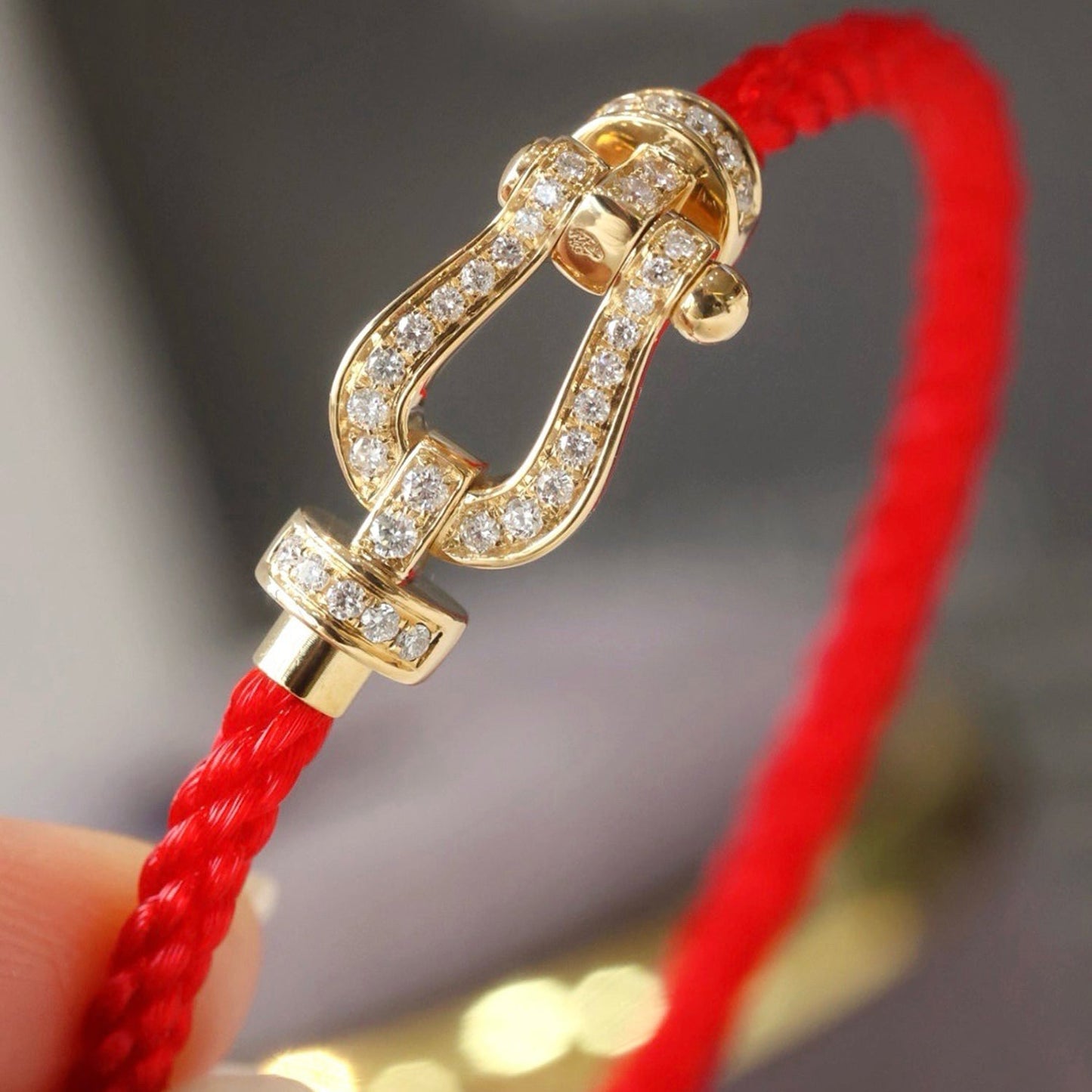 [LuckyStar]FORCE GROSSES HUFEISENARMBAND MIT VOLLMUNDDIAMANTEN ROSÉGOLD