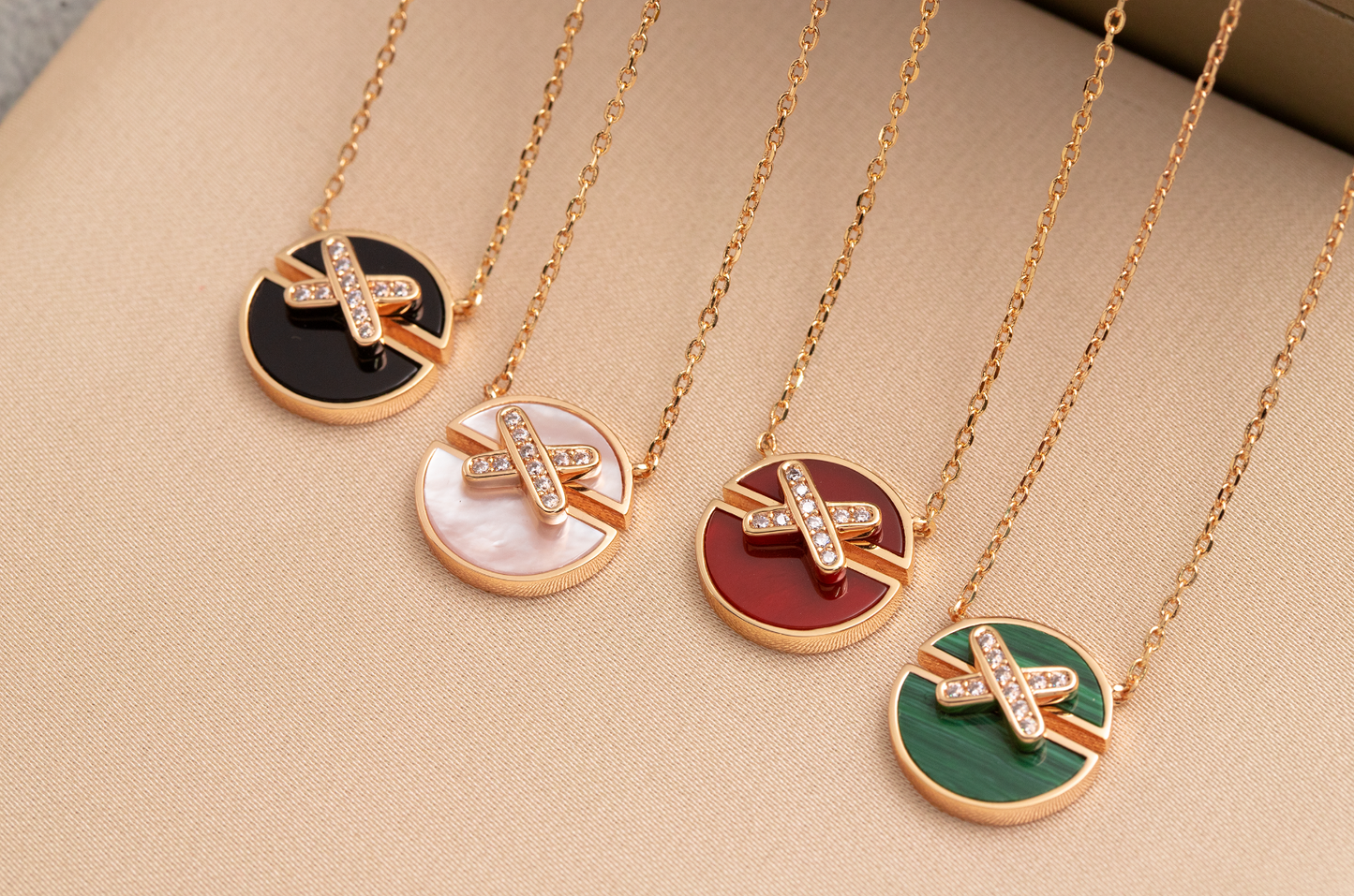 [LuckyStar]JEUX DE ROSA GOLD DIAMANT-HALSKETTE