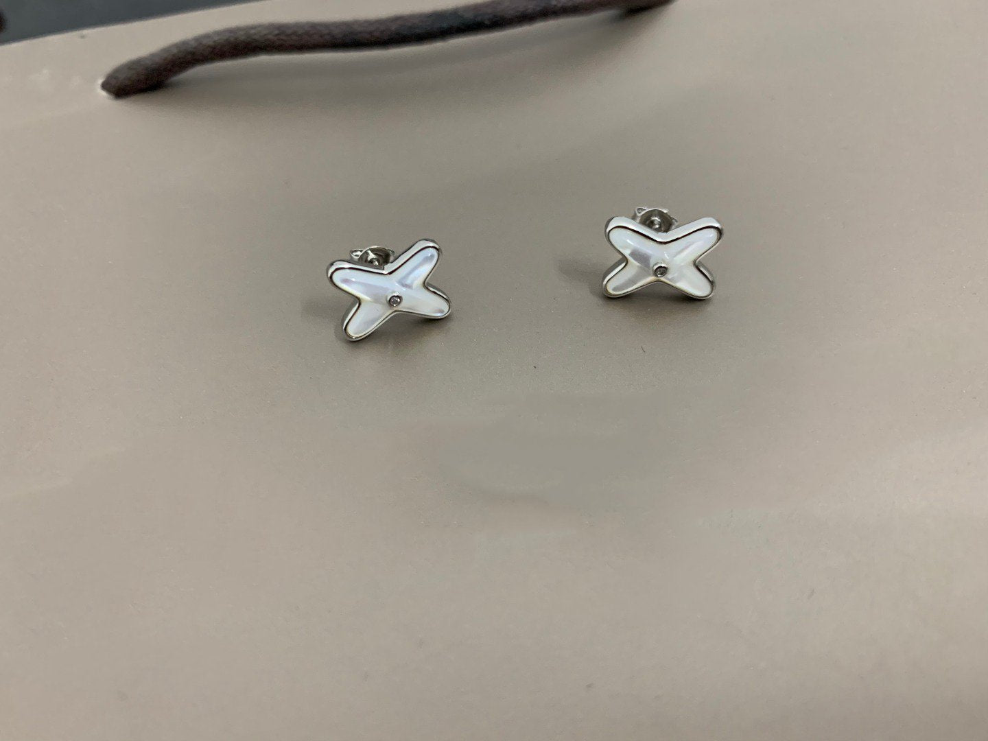 [LuckyStar]JEUX DE WHITE MOP SILBER DIAMANT OHRRINGE