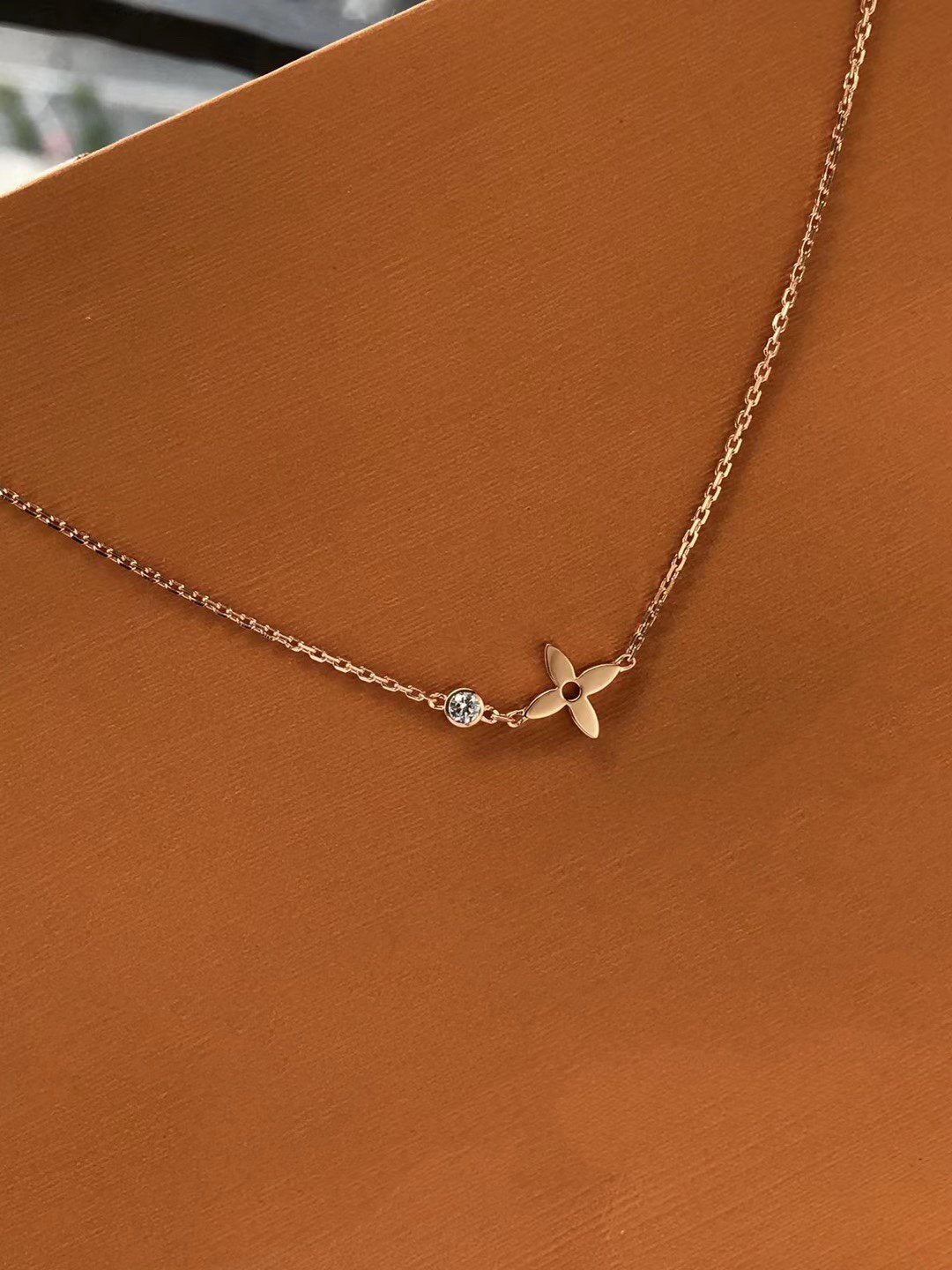 [LuckyStar] BLOSSOM ANHÄNGER ROTGOLD UND DIAMANT