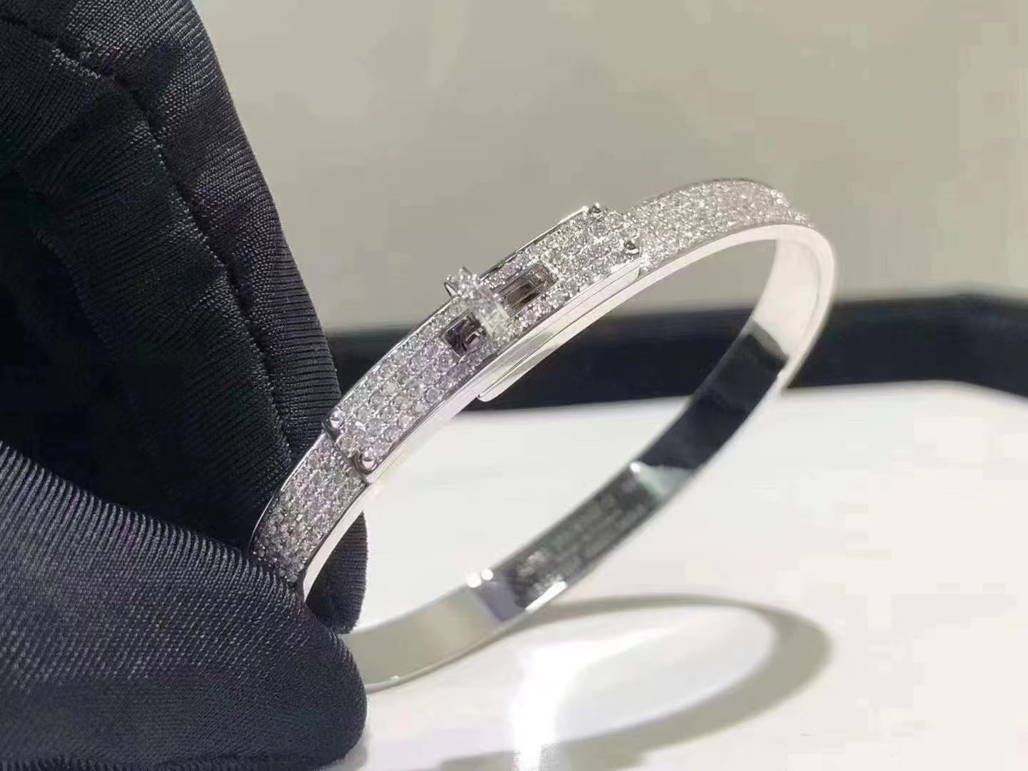 [LuckyStar]HM KELLY ARMBAND AUS SILBER MIT VOLLEM PAVE-DIAMANT