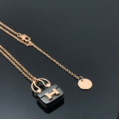 [LuckyStar]Damen-Halskette mit Anhänger „HM AMULETTES CONSTANCE“