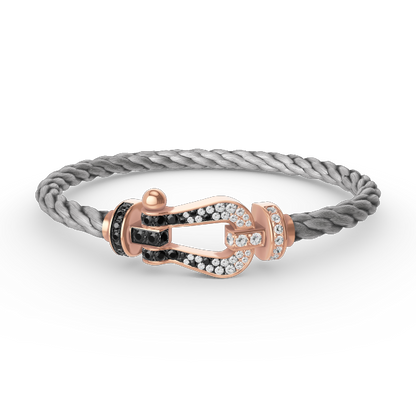 [LuckyStar]FORCE GROSSES HUFEISENARMBAND MIT SCHWARZ-WEISSEN DIAMANTEN UND ROSÉGOLD