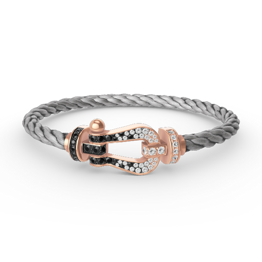 [LuckyStar]FORCE GROSSES HUFEISENARMBAND MIT SCHWARZ-WEISSEN DIAMANTEN UND ROSÉGOLD