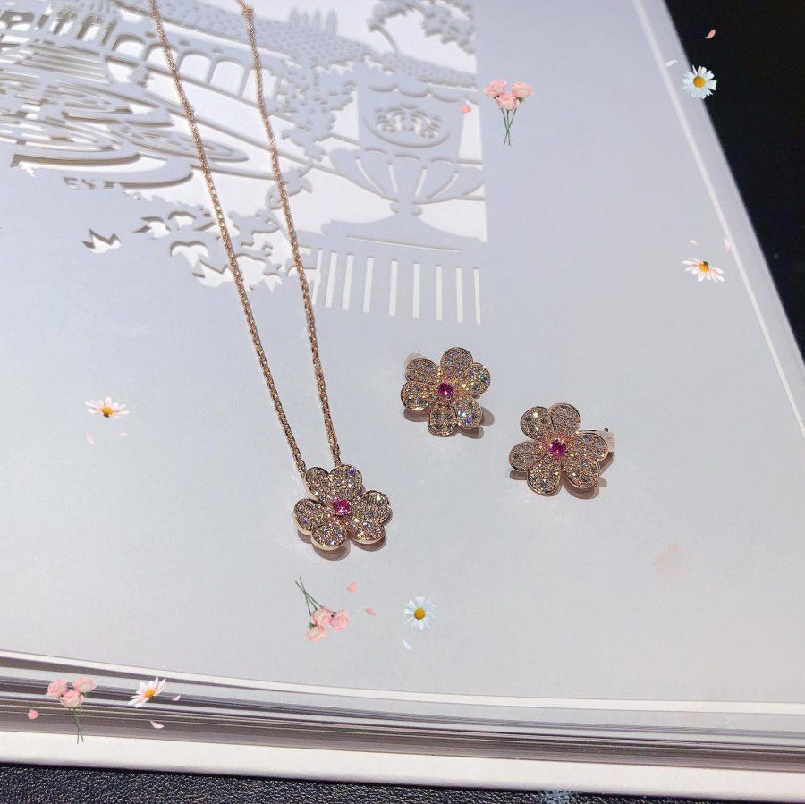 [LuckyStar]FRIVOLE ROTGOLD-OHRRINGE MIT BLUMENDIAMANTEN