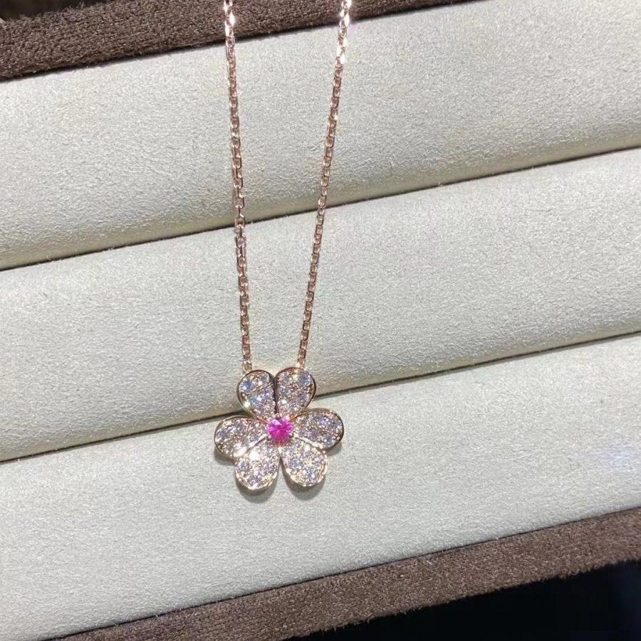 [LuckyStar]FRIVOLE ROSÉGOLD-HALSKETTE MIT BLUMEN UND DIAMANTEN