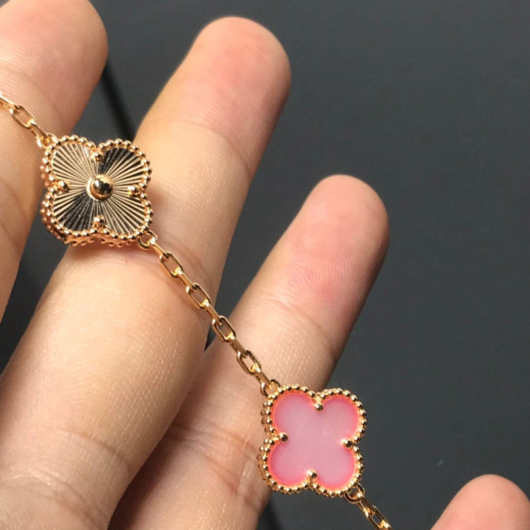 [LuckyStar]KLEE-ARMBAND MIT 5 MOTIV ROSA UND ROTGOLD
