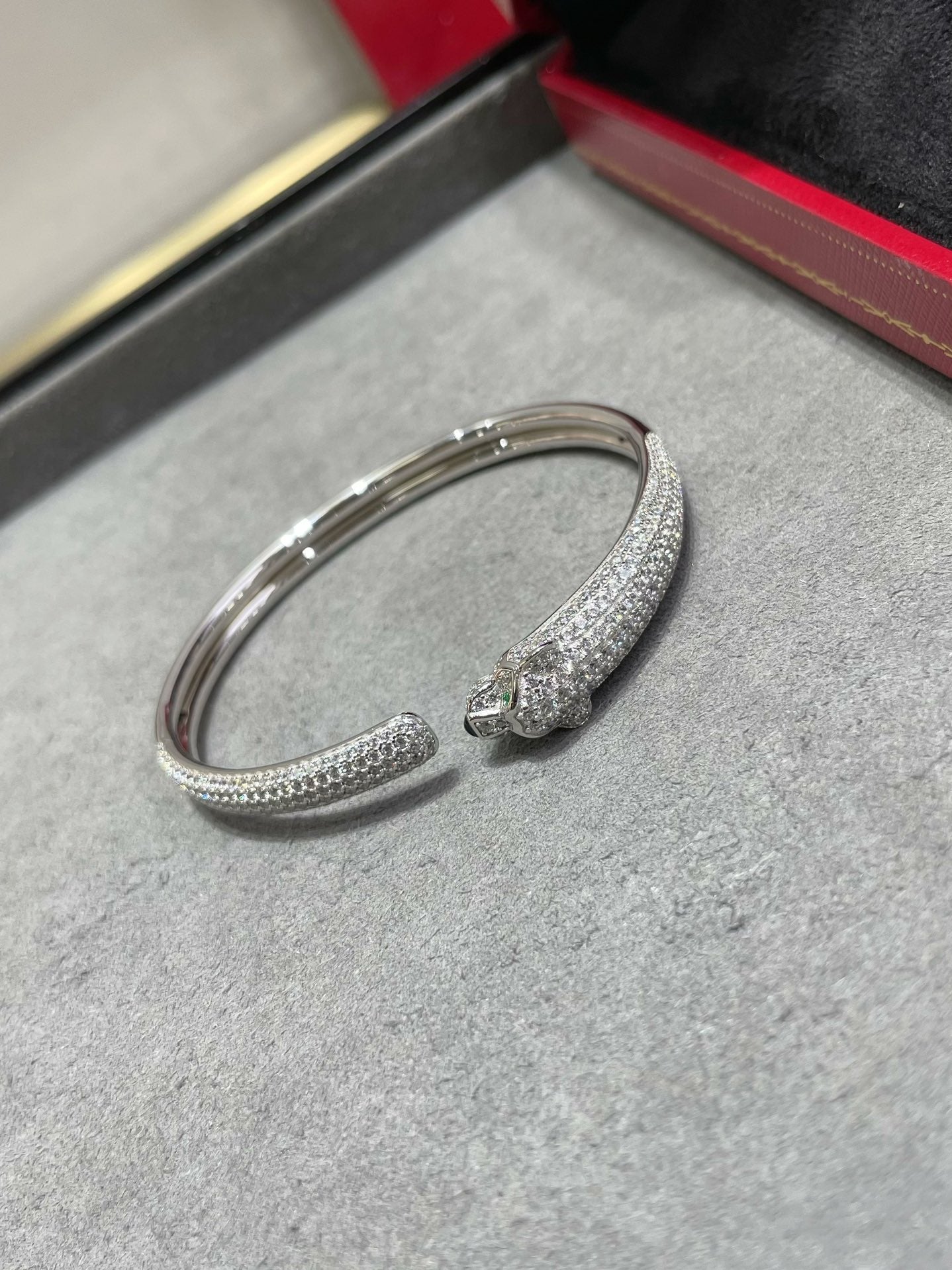 [LuckyStar] PANTHERE VOLLMUNDIGES DIAMANTARMBAND